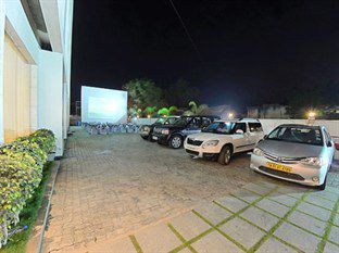 Poppys Anukula Residency Vellore Kültér fotó