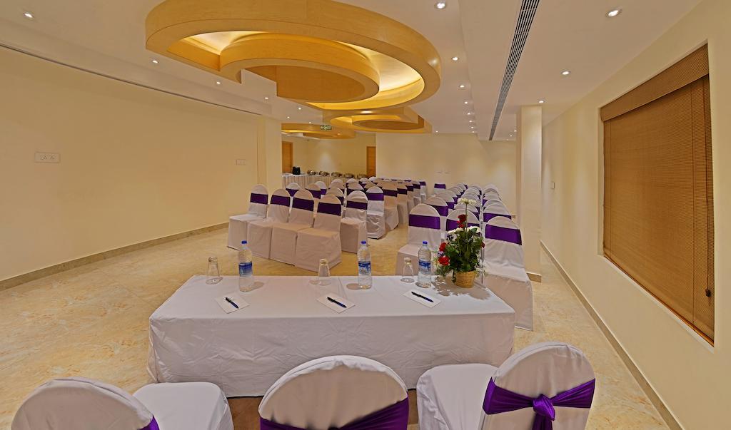 Poppys Anukula Residency Vellore Kültér fotó