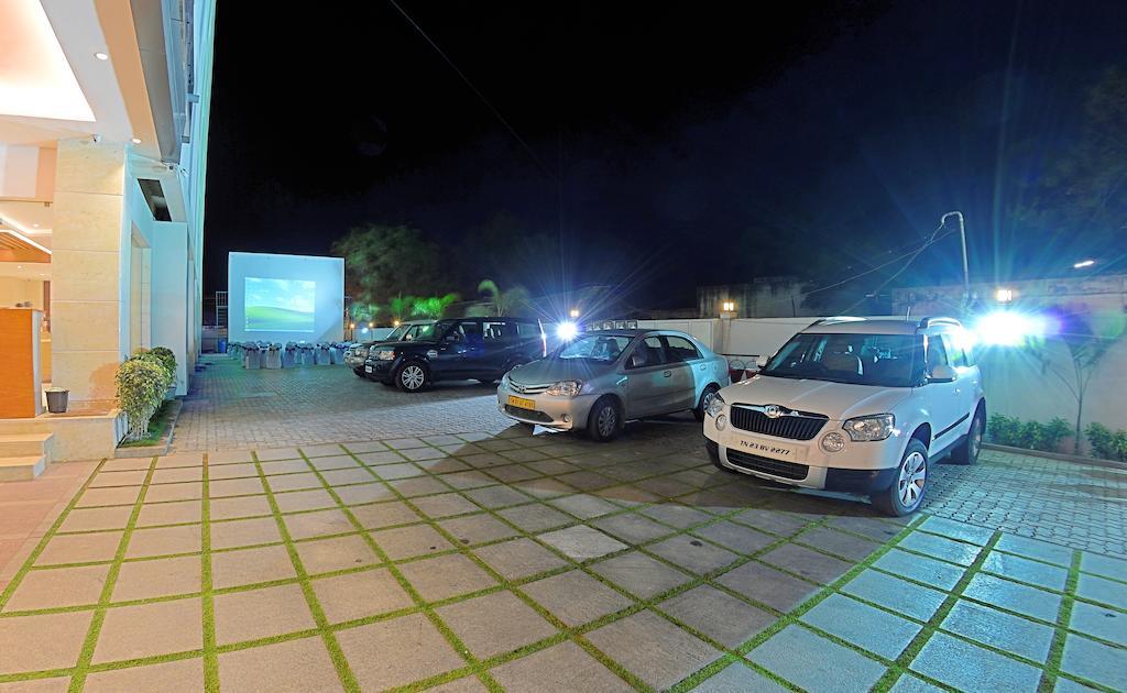 Poppys Anukula Residency Vellore Kültér fotó