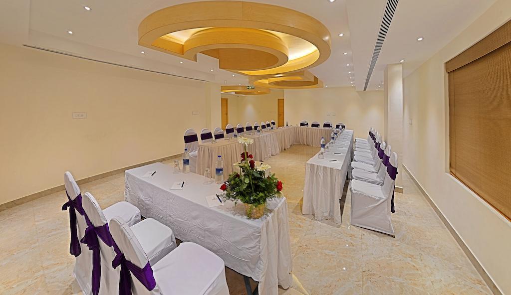 Poppys Anukula Residency Vellore Kültér fotó