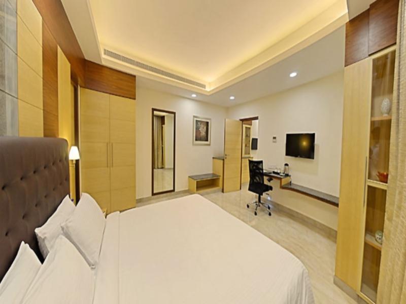 Poppys Anukula Residency Vellore Kültér fotó